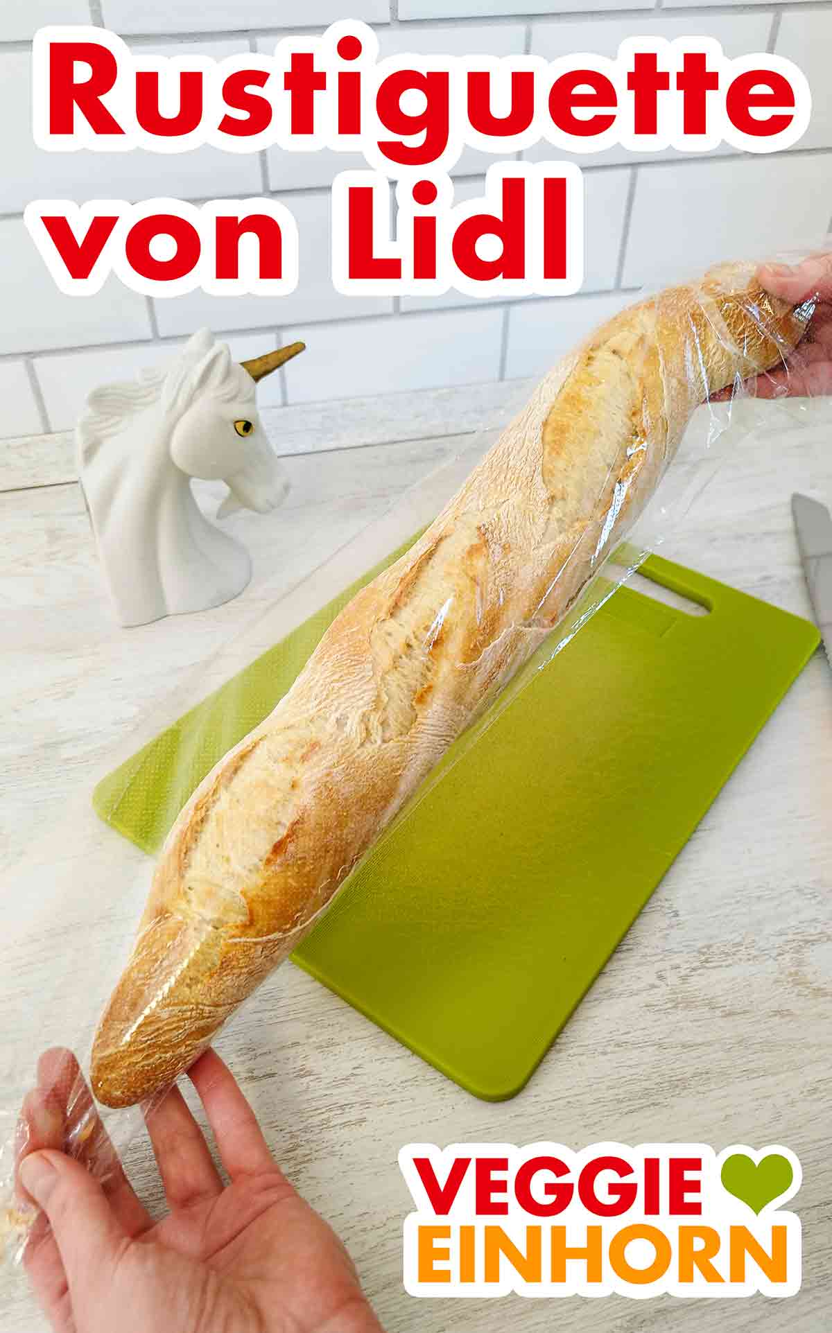 Die Rustiguette ist in einer Plastik-Brottüte verpackt. Die Rustiguette in einer Tüte aus Plastikfolie