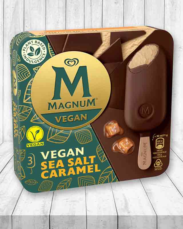 Eine Packung veganes Magnum Sea Salt Caramel