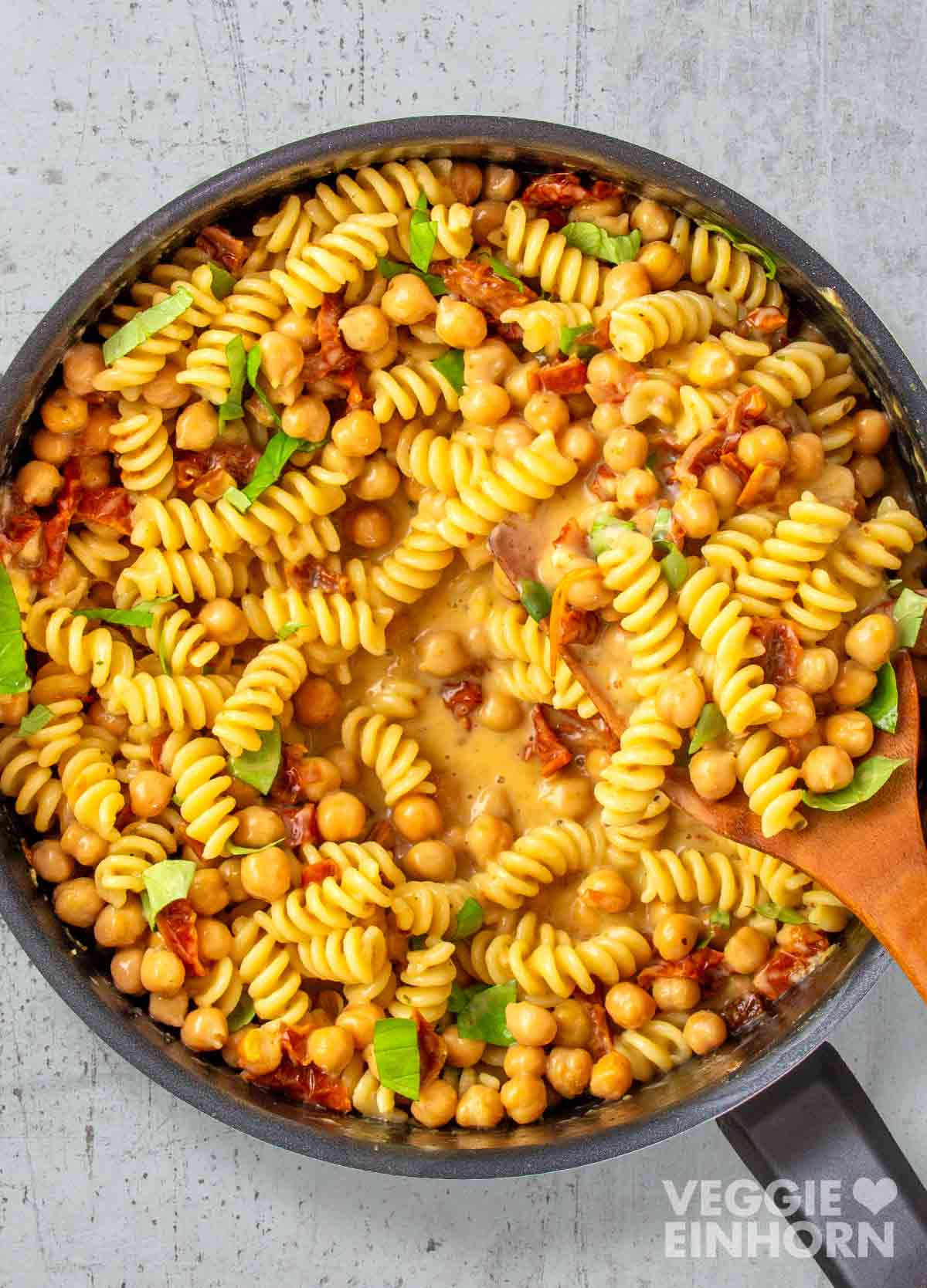 Vegane Marry Me Pasta mit Chickpeas Pfanne mit Marry Me Chickpeas Pasta