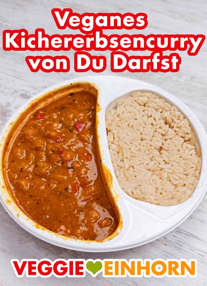 Das vegane Fertiggericht von Du Darfst ist fertig. Menüschale mit fertig zubereitetem veganen Kichererbsencurry