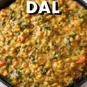 Veganes Dal mit grünen Mungobohnen, Spinat und Kokosmilch