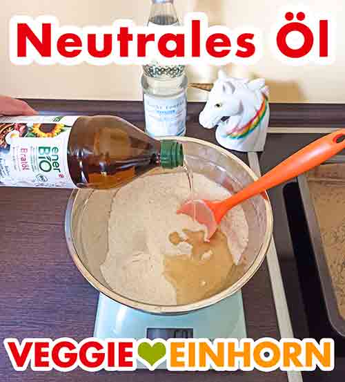 Als geschmacksneutrales Pflanzenöl eignet sich Bratöl ideal. Neutrales Öl wird in die Schüssel zugefügt.