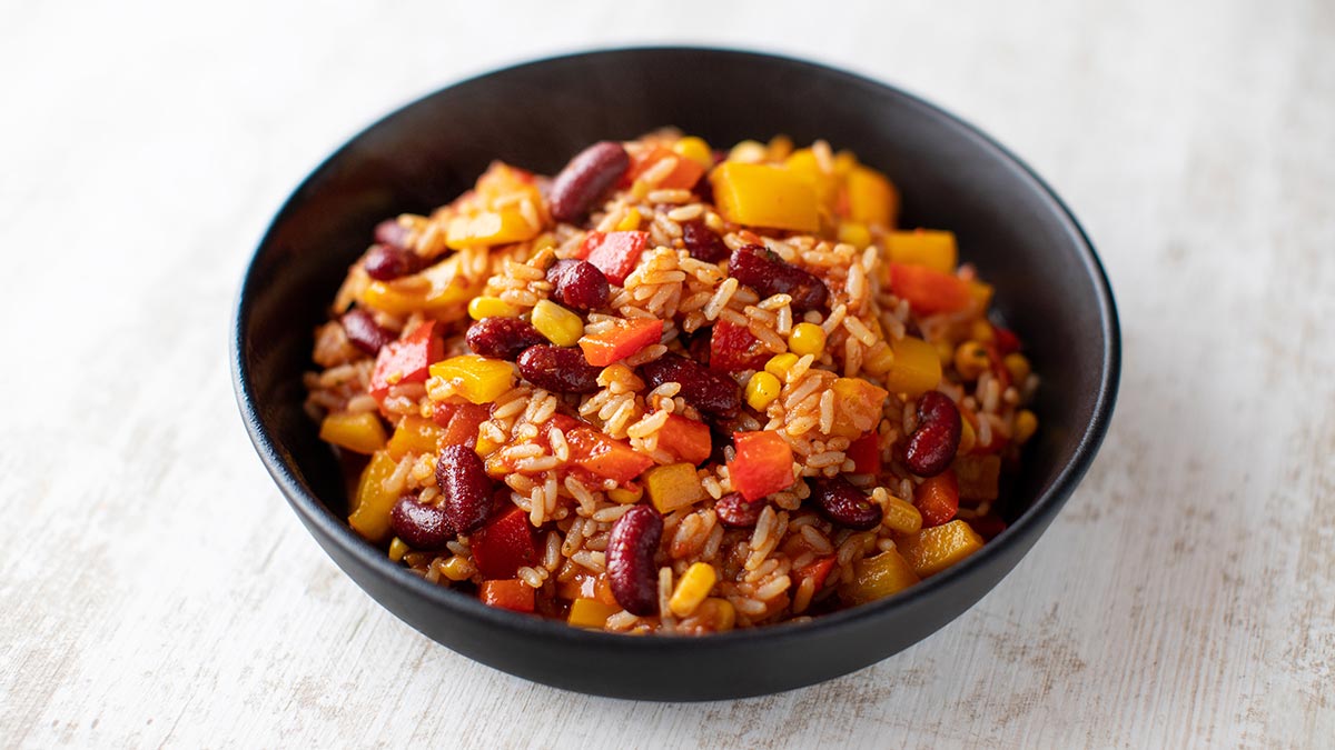 One Pot Reis mit Paprika, Kidneybohnen und Mais