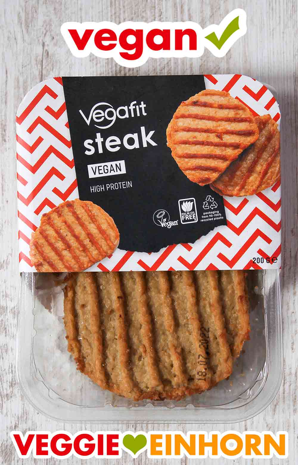 Vorderseite der Packung Vegafit Steaks Eine Packung Vegafit Steaks