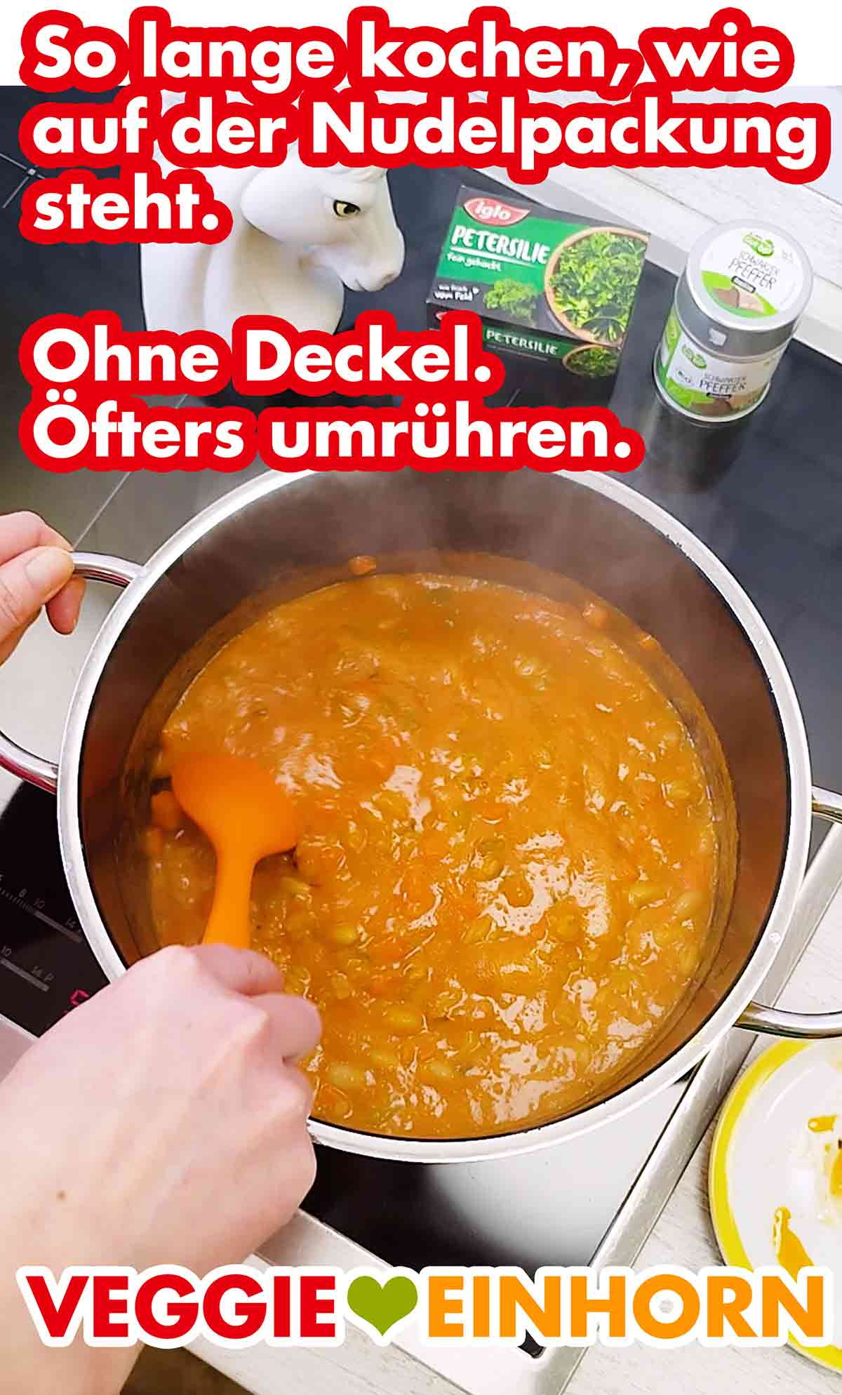 Die Nudeln so lange mit kochen, wie es auf der Nudelpackung steht. Ohne Deckel und öfters umrühren. Die Nudeln für Pasta e fagioli werden gekocht