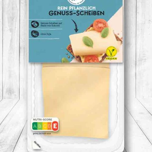 Eine Packung vegane Genuss-Scheiben von Penny