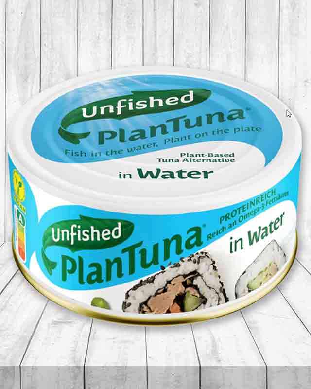 Eine Dose Unfished PlanTuna in Wasser
