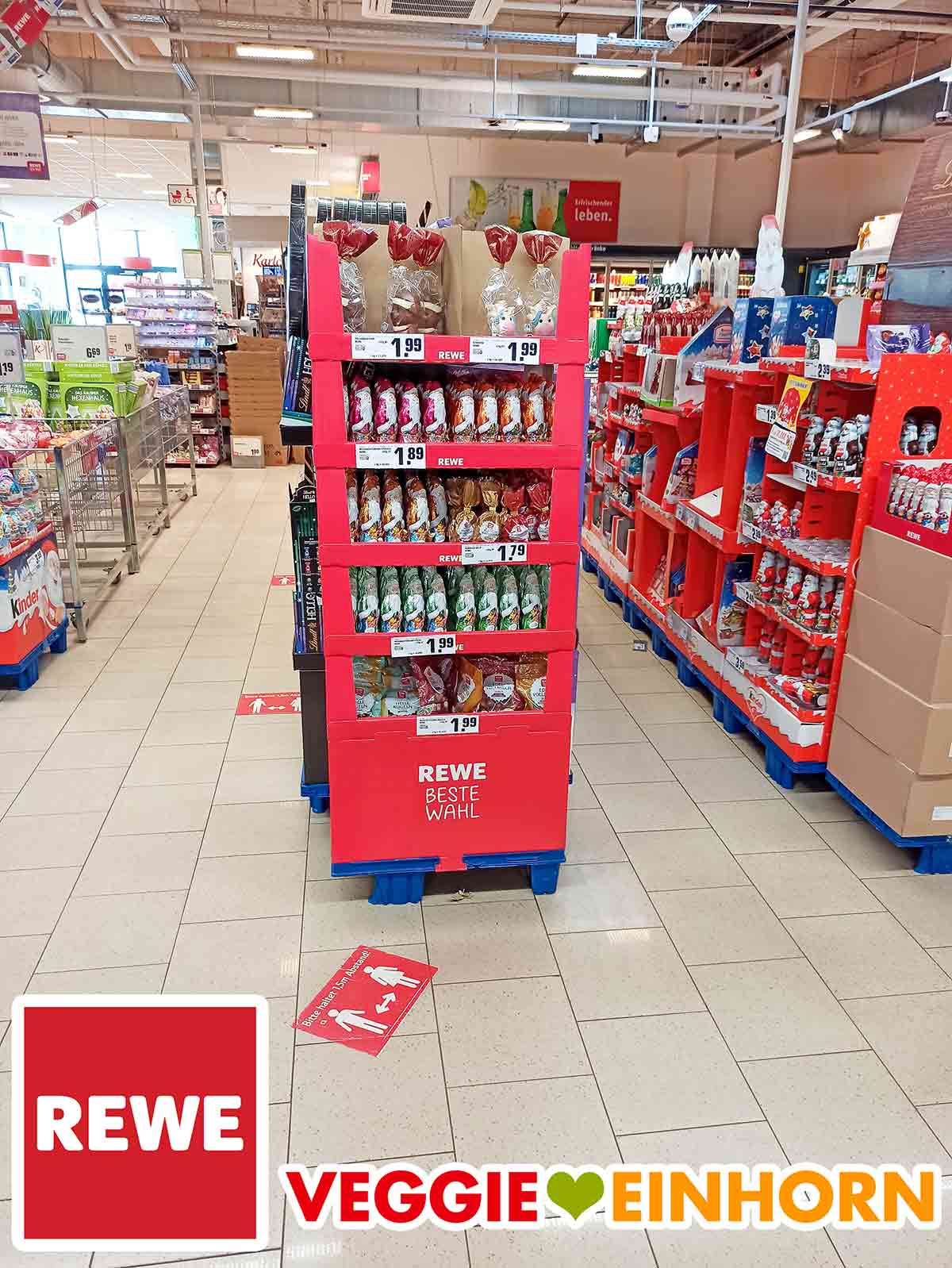 Weihnachtssüßigkeiten im Rewe Abteilung mit Weihnachtssüßigkeiten bei Rewe