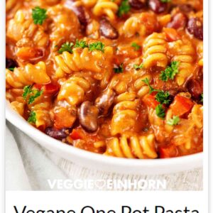 Rezept für vegane One Pot Pasta mit veganem Hackfleisch und Kidneybohnen