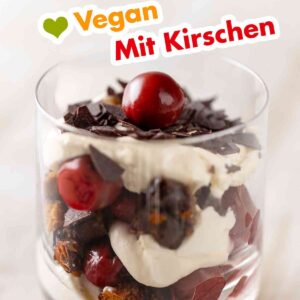 Rezept für veganes Lebkuchen Tiramisu mit Kirschen