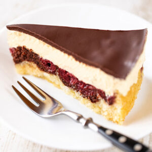 Runde vegane Donauwellen Torte