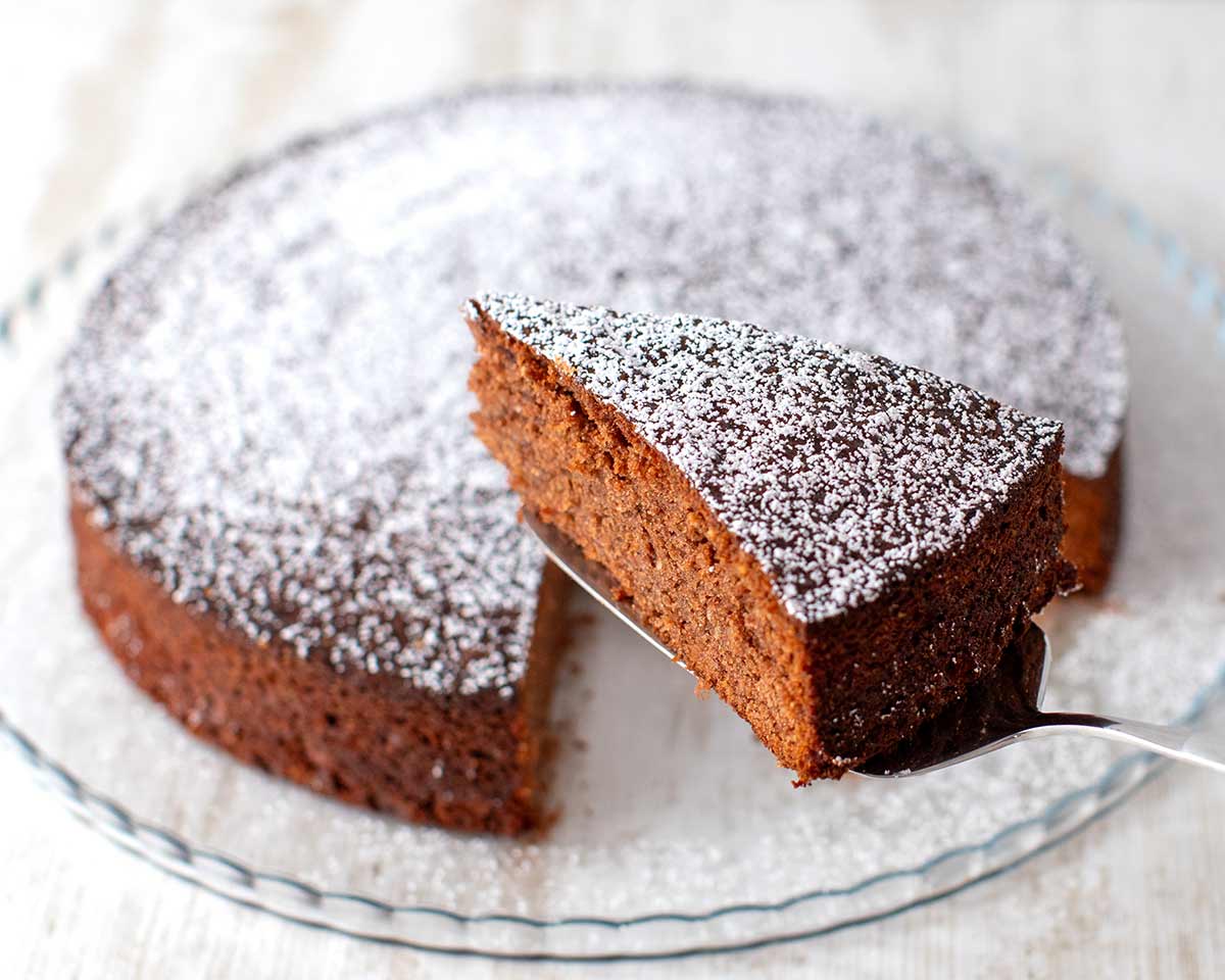 Der vegane Schoko Gewürzkuchen aus der Springform ist ein saftiger Adventskuchen ohne Ei. Veganer Schoko Gewürzkuchen aus der Springform
