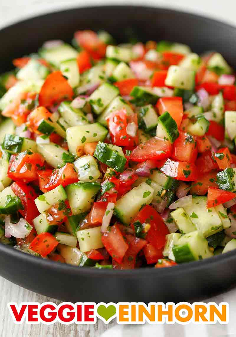 Shirazi Salat Tomaten Gurken Salat mit roten Zwiebeln