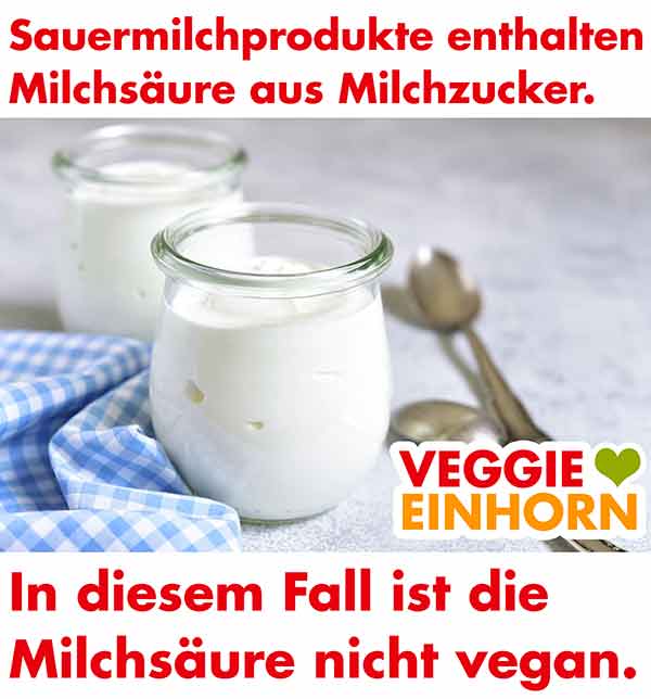 Die Milchsäure in Sauermilchprodukten wie Joghurt ist nicht vegan. Zwei Gläser mit Joghurt