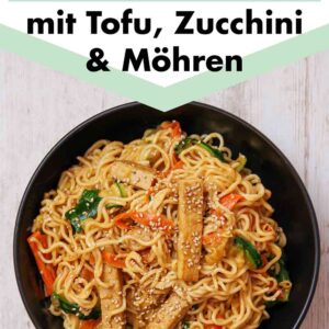 Mie Nudeln mit Tofu, Zucchini und Möhren