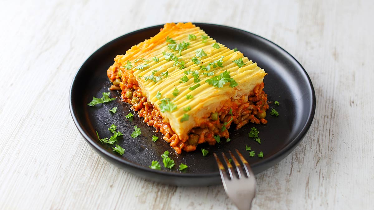 Veganer Shepherd's Pie auf einem Teller