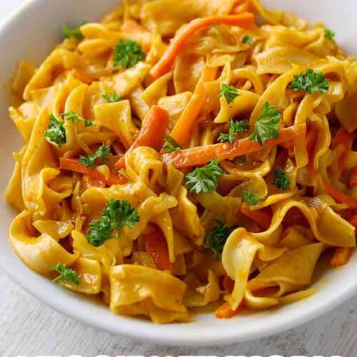 Möhren Spitzkohl Pfanne mit Nudeln