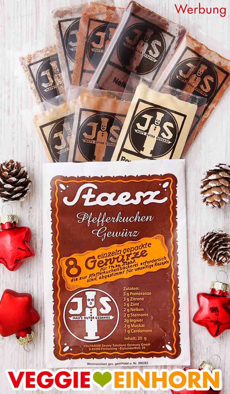 Die Packung enthält acht einzeln verpackte Gewürze in kleinen Tüten. Eine Packung mit 20 g Staesz Lebkuchengewürz in einzeln verpackten Tütchen