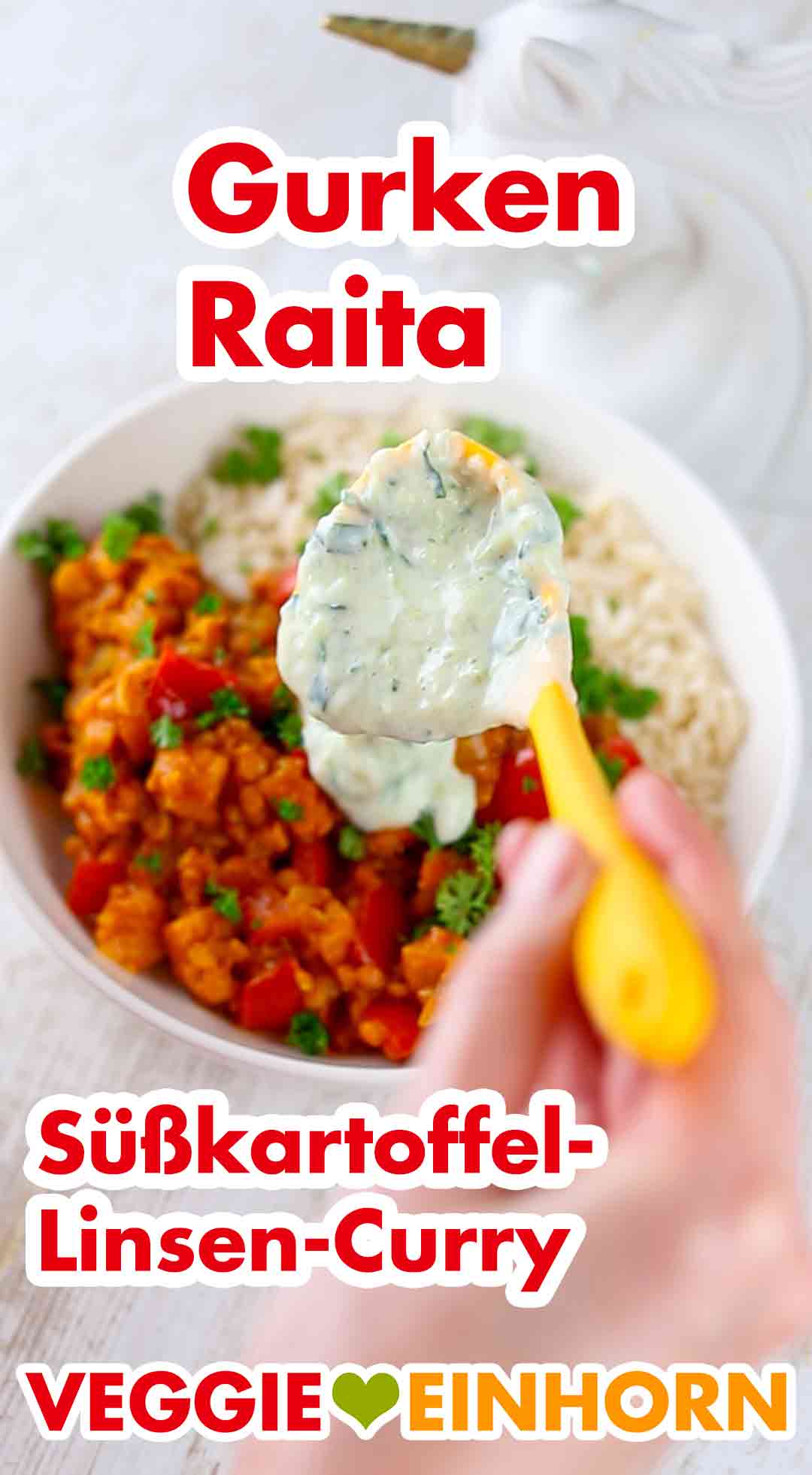 Raita ist eine indische Minzsoße mit Joghurt und passt gut zu Curry. Süßkartoffel Linsen Curry mit indischer Gurken Raita