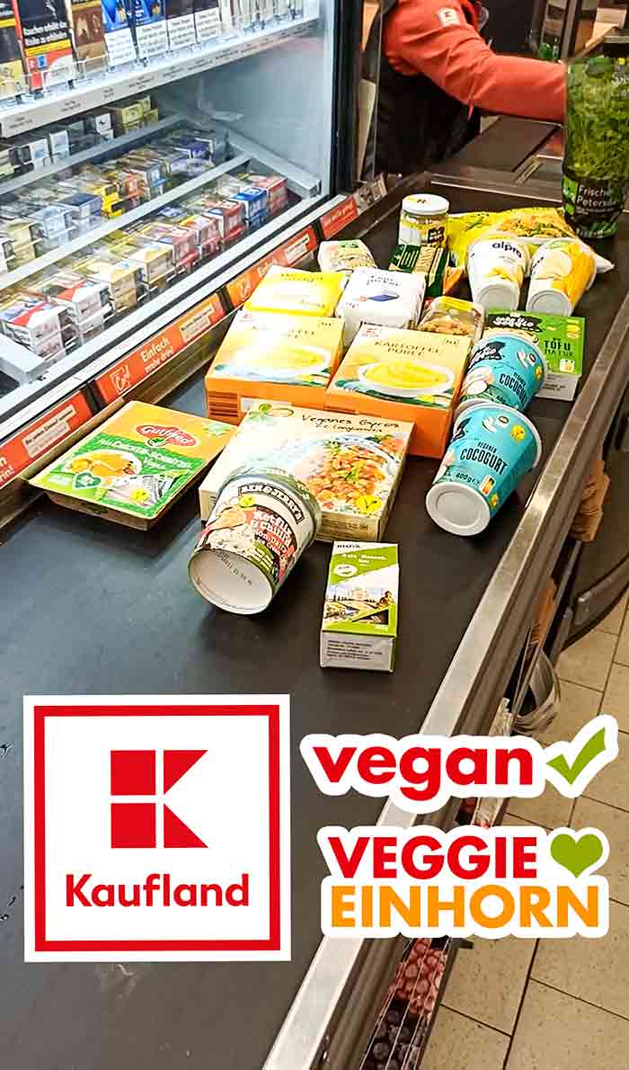 Vegane Produkte an der Kasse bei Kaufland Veganes Gyros von Du Darfst und andere vegane Lebensmittel an der Supermarktkasse