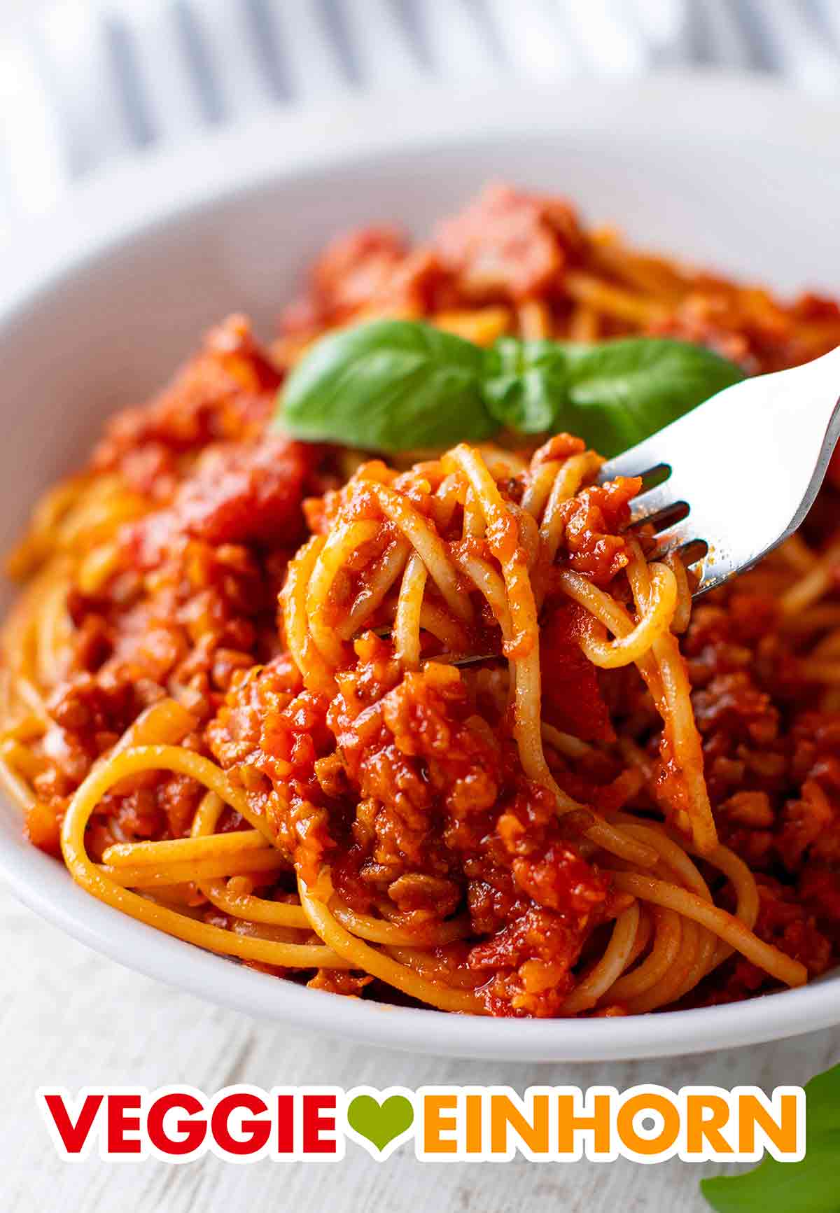 Die Kürbis Bolognese ist vegetarisch und vegan. Vegane Bolognese mit Kürbis