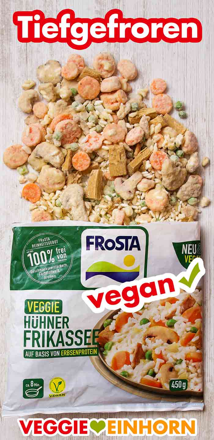 So sieht das tiefgefrorene vegane Hühnerfrikassee von Frosta aus. Das tiefgekühlte Veggie Hühnerfrikassee von Frosta auf einem Tisch