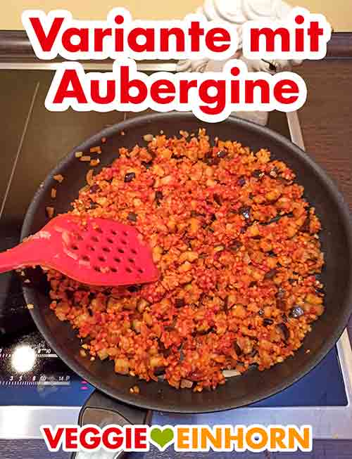 Tomatenmark und Knoblauch werden mit gebraten Knoblauch und Tomatenmark mit anbraten