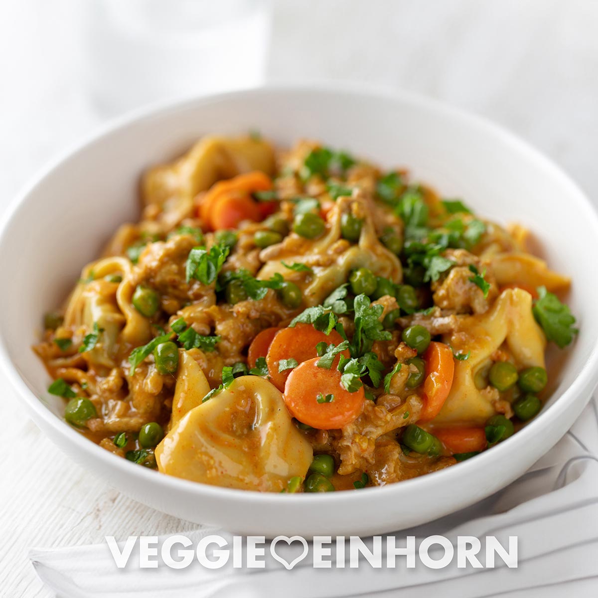Tortellini Pfanne mit veganem Hack und Gemüse