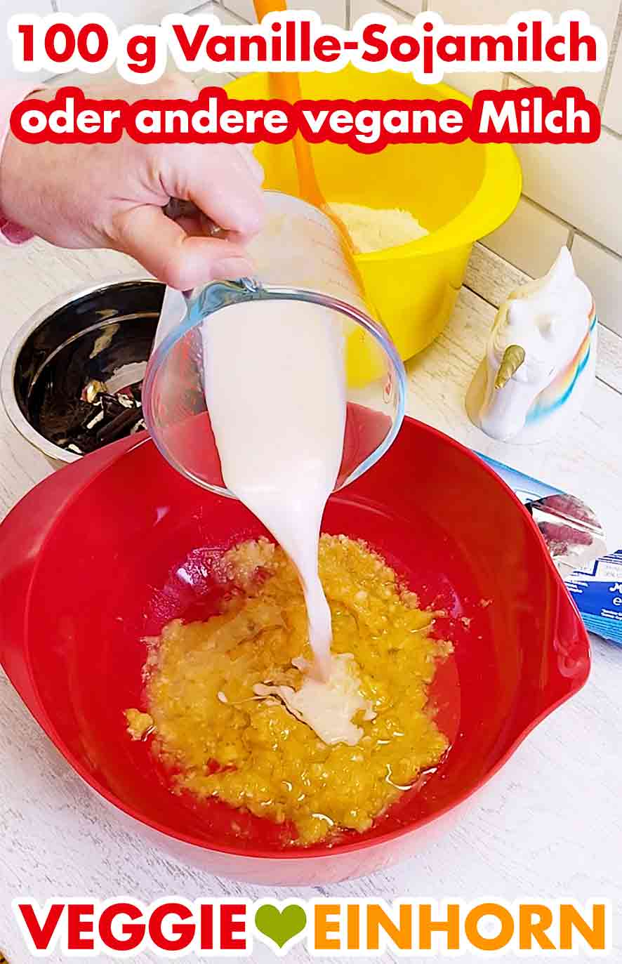 Du kannst jede vegane Milch verwenden. Vanille-Sojamilch wird zugefügt