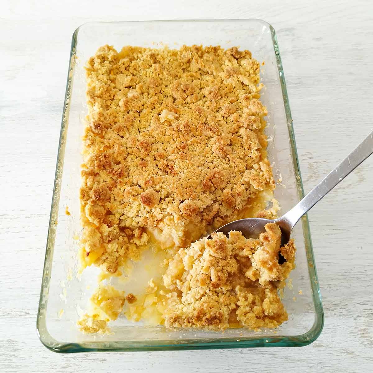Der Apple Crumble ist ein leckerer veganer Nachtisch. Veganer Apple Crumble