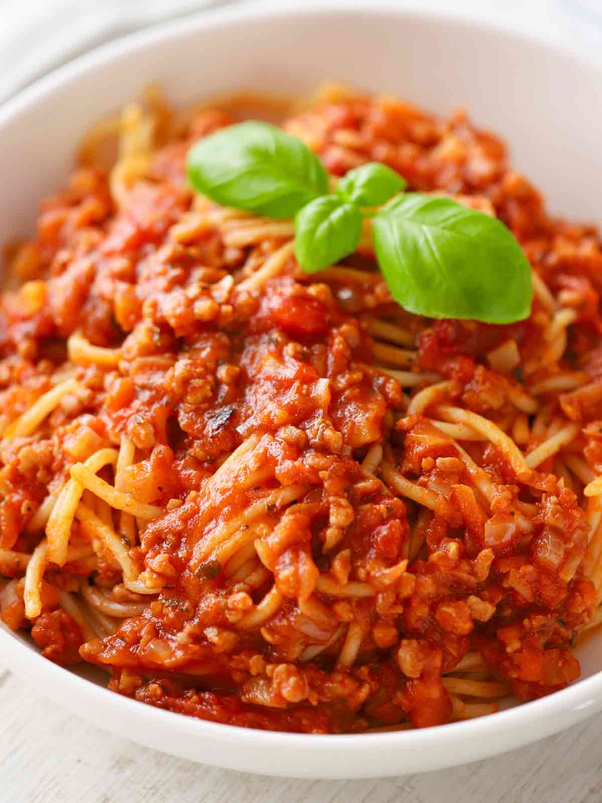 Spaghetti mit veganer Soja Bolognese mit Sojaschnetzeln