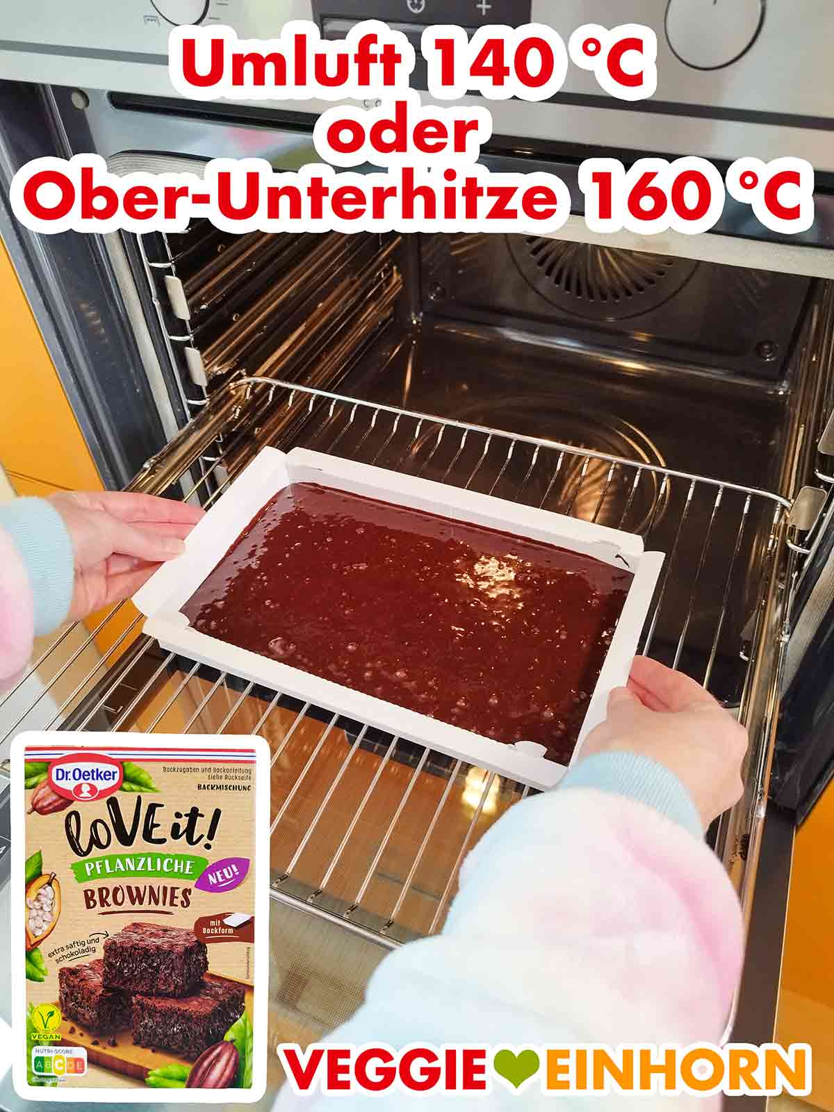 Die veganen Brownies von Dr. Oetker LoVE it! im Ofen Die Backform mit dem veganen Brownie Teig wird in den Backofen gestellt