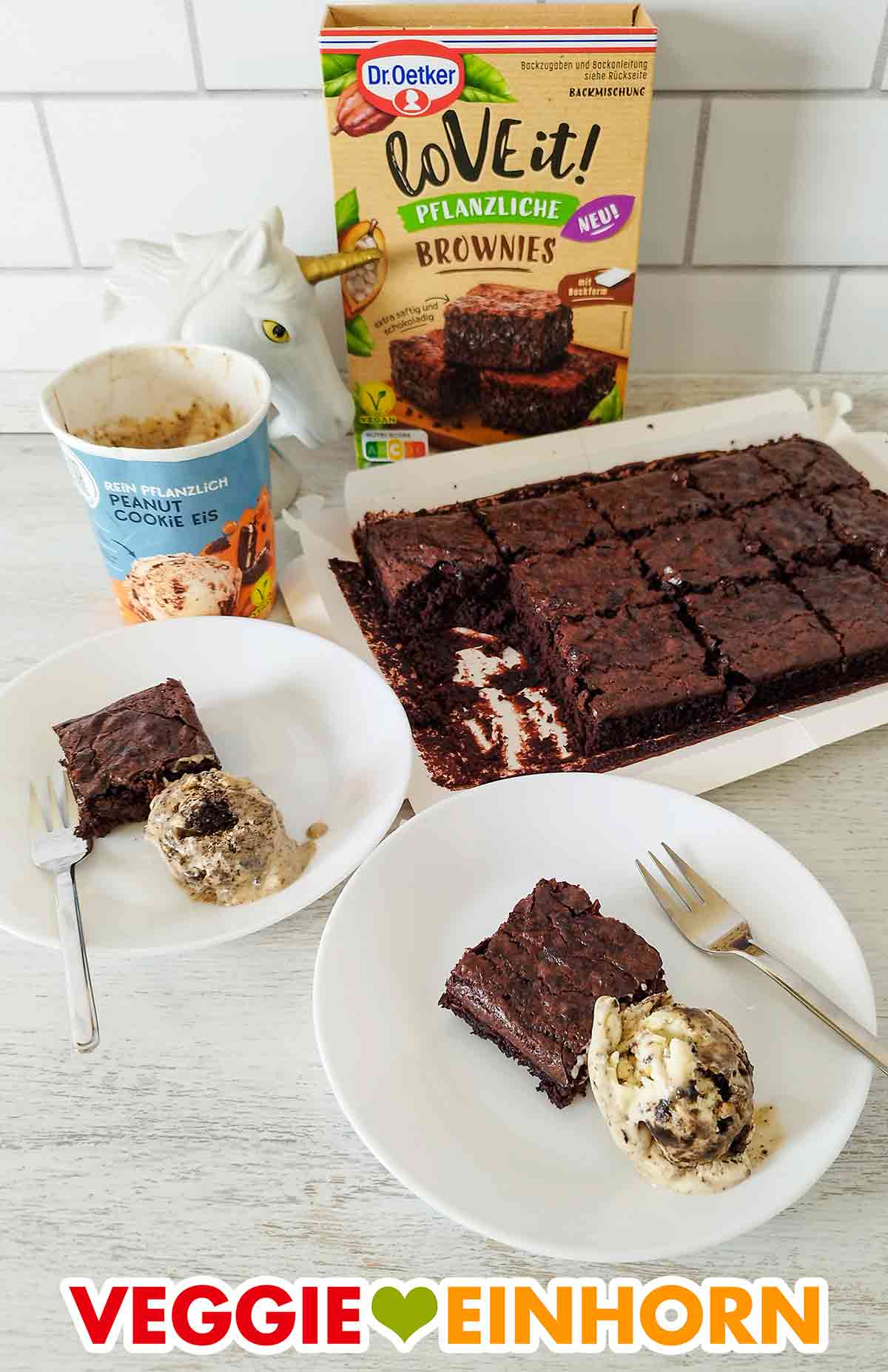 Dr. Oetker LoVE it! Pflanzliche Brownies mit Peanut Cookie Eis von Food for Future by Penny Vegane Brownies von Dr. Oetker mit veganem Eis von Penny