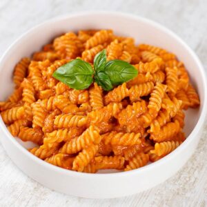 Vegane Nudelsoße mit im Ofen gerösteter Paprika