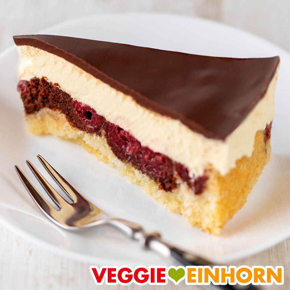 Vegane runde Donauwellen Torte