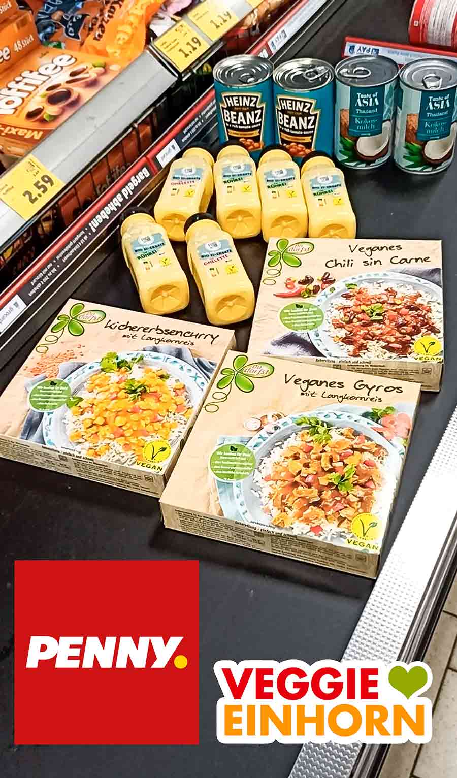 Die veganen Gerichte von Du Darfst an der Kasse im Supermarkt Kassenband bei Penny mit veganen Fertiggerichten von Du Darfst