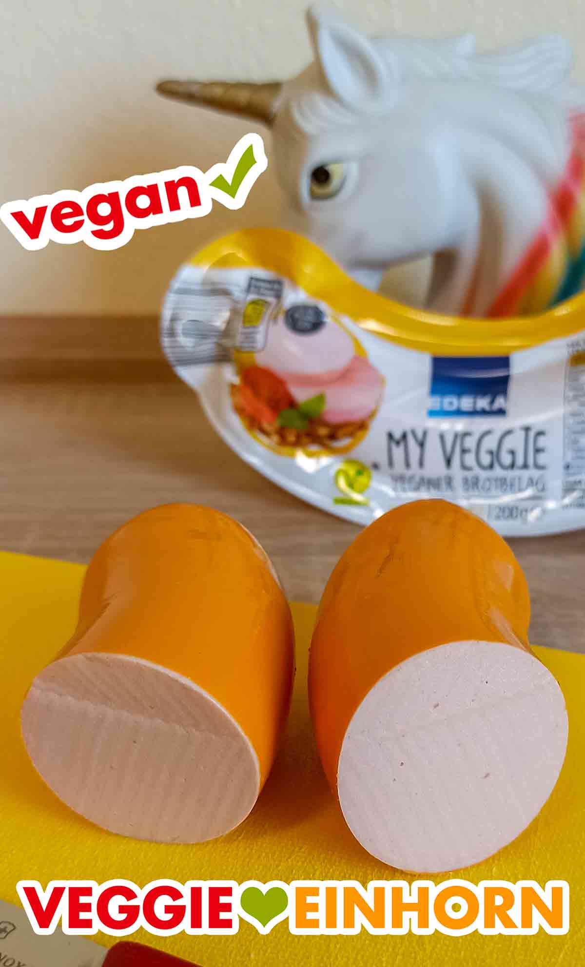 Die vegane Fleischwurst sieht aus wie echte Fleischwurst. Schnittfläche der veganen Fleischwurst von Edeka