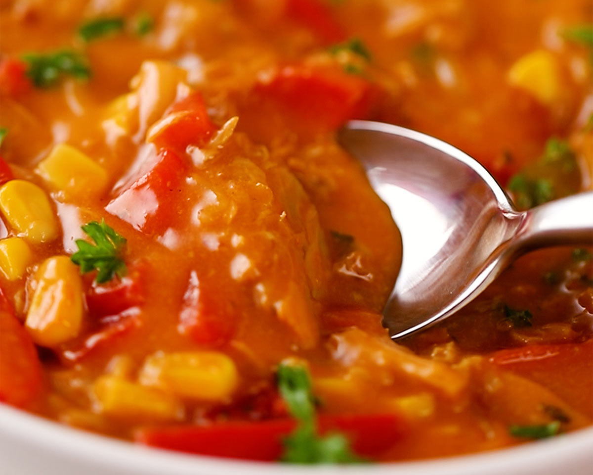 Einfache vegane Gyrossuppe