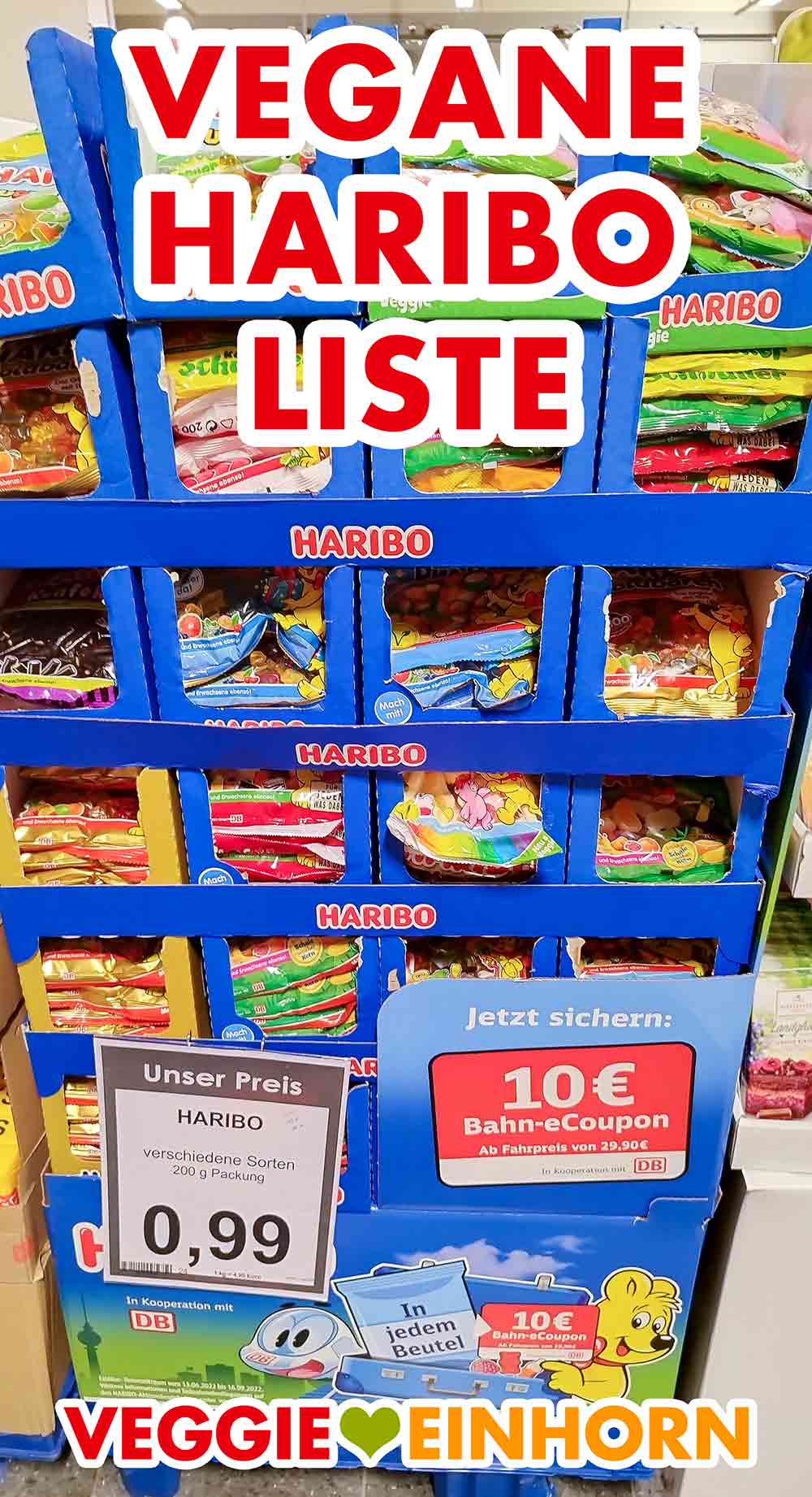 Liste mit veganen Süßigkeiten von Haribo Aufsteller mit Haribo Süßigkeiten im Supermarkt