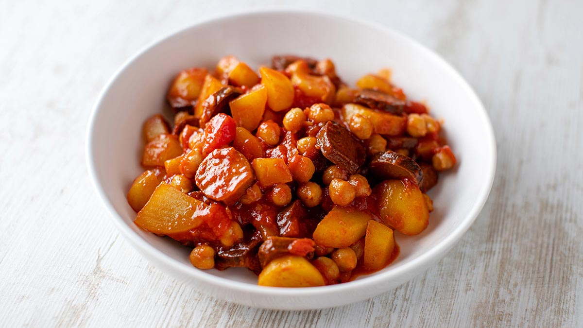Kartoffel Kichererbsen Pfanne mit veganer Chorizo
