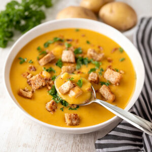 Deftige vegane Kartoffelsuppe