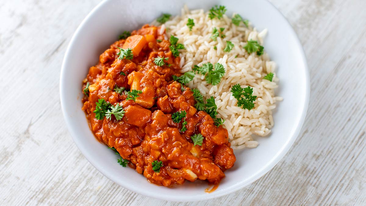Vegane Linsenpfanne mit Grillkäse