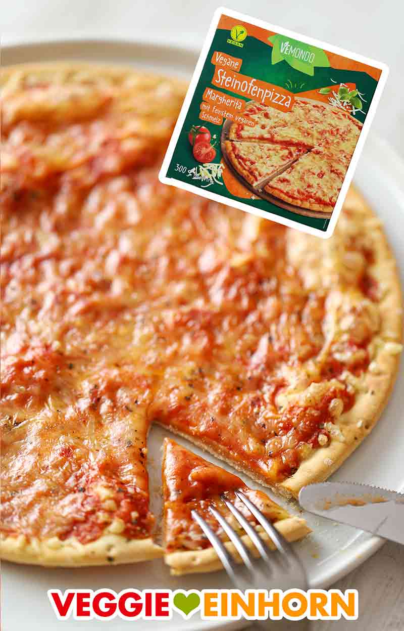 Die Pizza Margherita von Lidl Vemondo ist vegan. Ein Teller mit der Lidl Vemondo Pizza Margherita