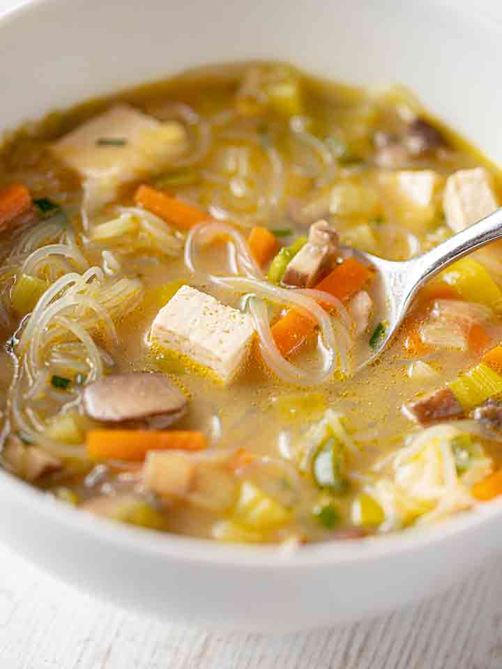 Einfache vegane Misosuppe