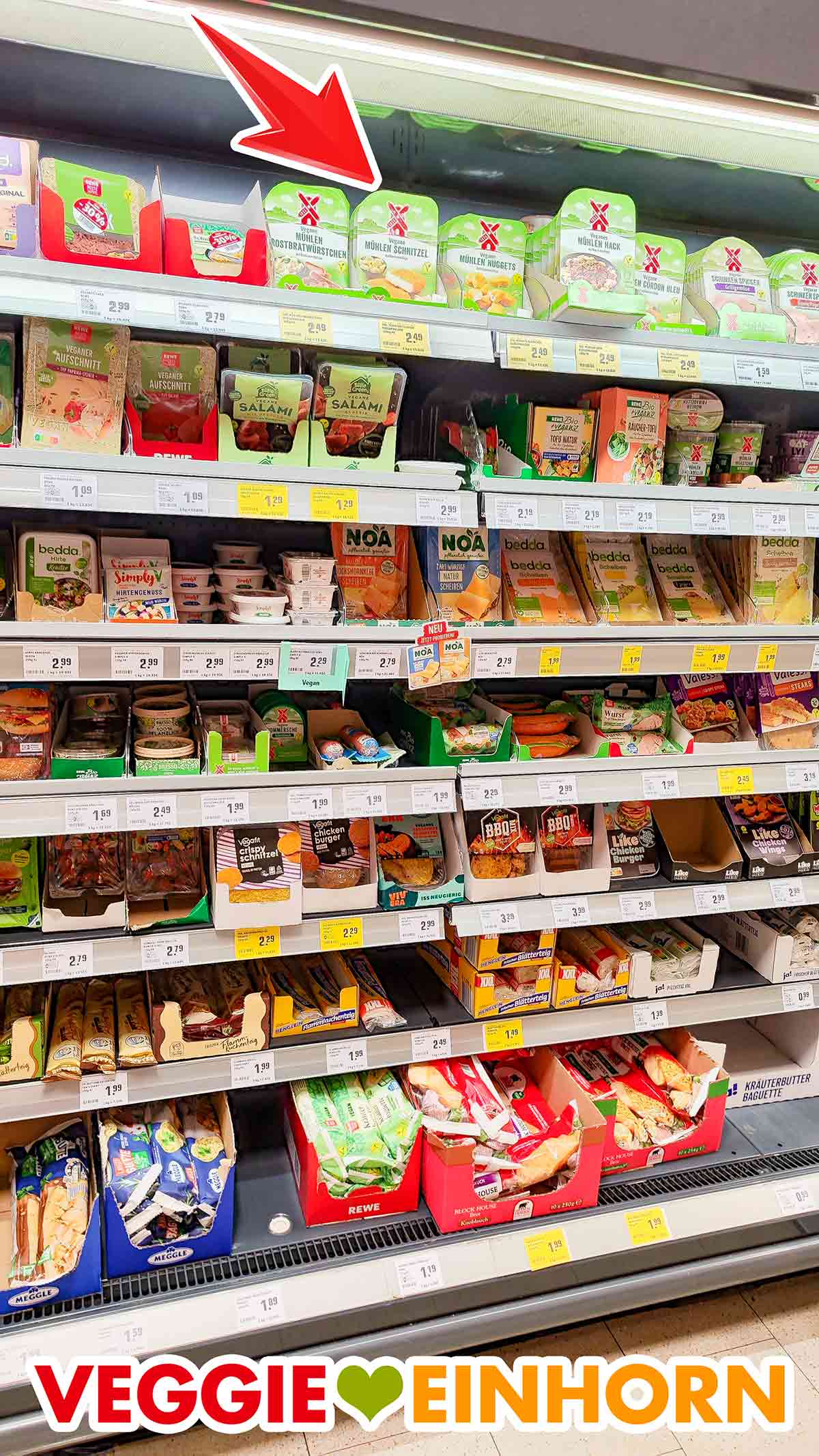 Vegane Mühlen Schnitzel bei Rewe Kühlregal im Supermarkt mit veganen Produkten und den Mühlen Schnitzeln von Rügenwalder