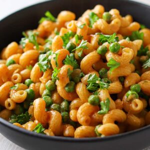 One Pot Pasta mit Erbsen
