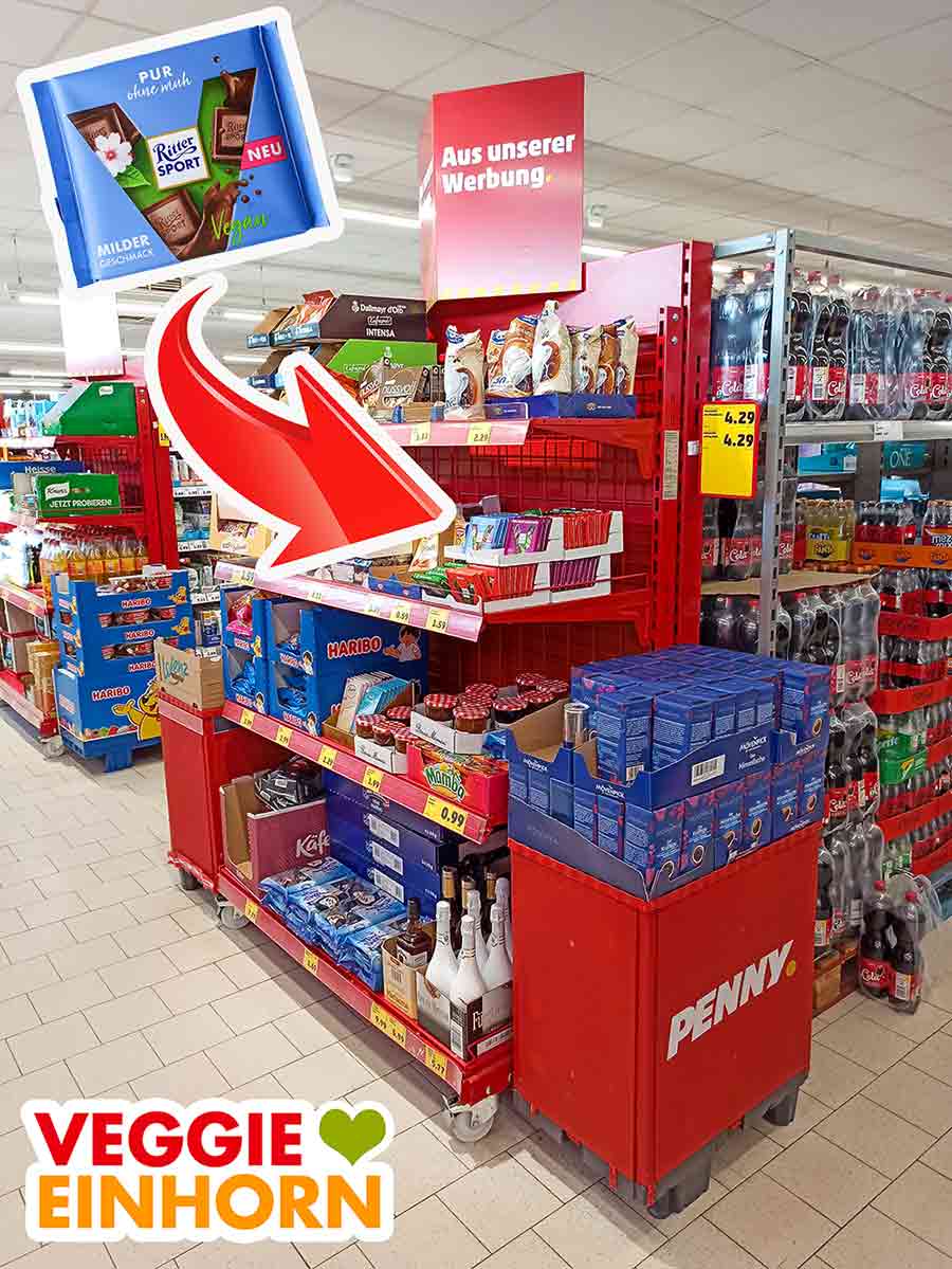 Vegane Ritter Sport im Supermarkt Regal bei Penny mit veganer Schokolade von Ritter Sport