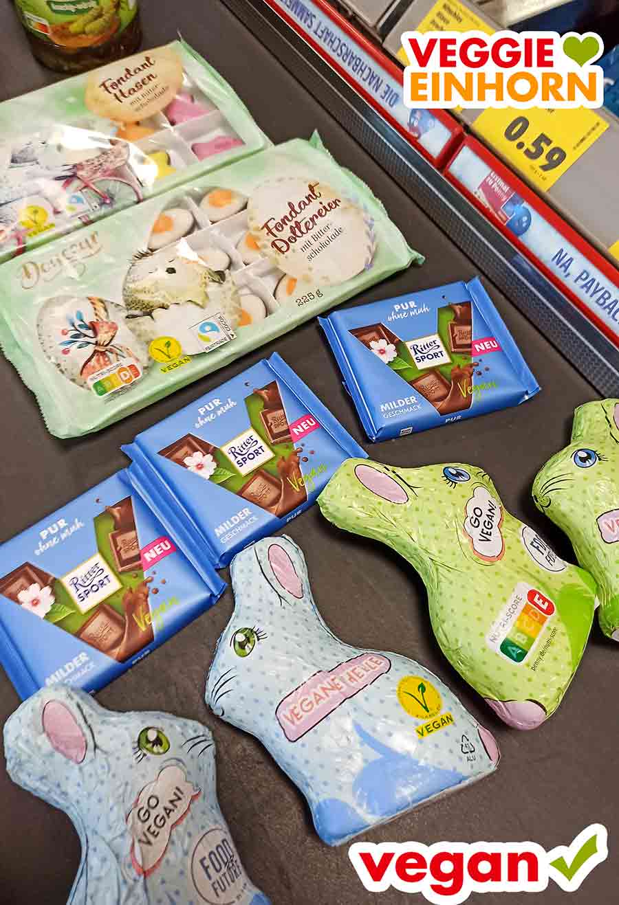 Vegane Süßwaren an der Kasse bei Penny Vegane Schokolade, vegane Osterhasen und vegane Ostersüßigkeiten aus Fondant auf dem Kassenband