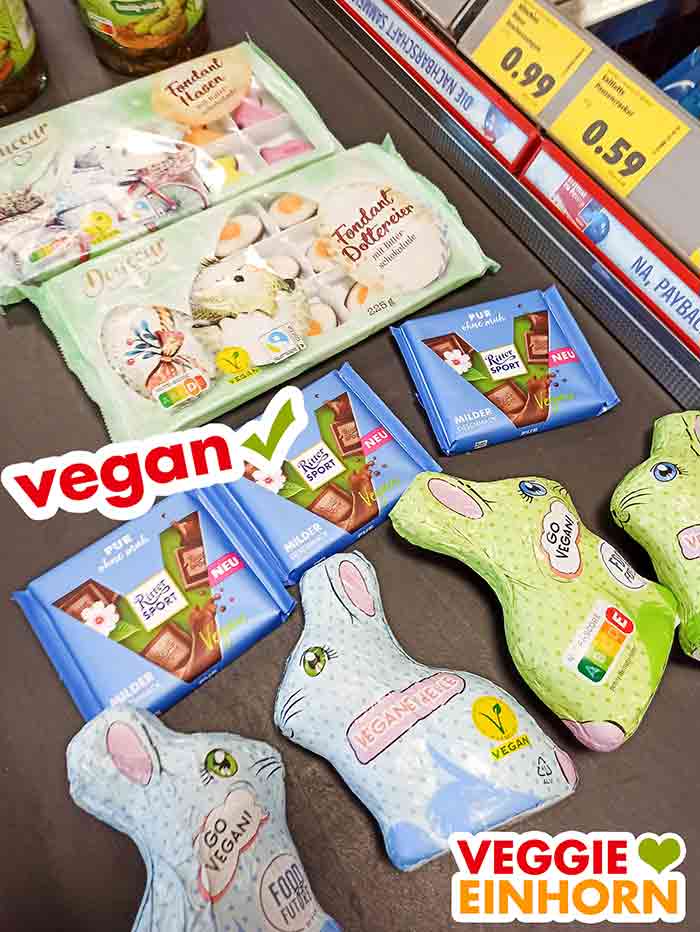 Ich habe die Ritter Sport Pur ohne muh bei Penny gekauft. Vegane Ritter Sport Pur ohne muh und vegane Ostersüßigkeiten auf dem Kassenband bei Penny
