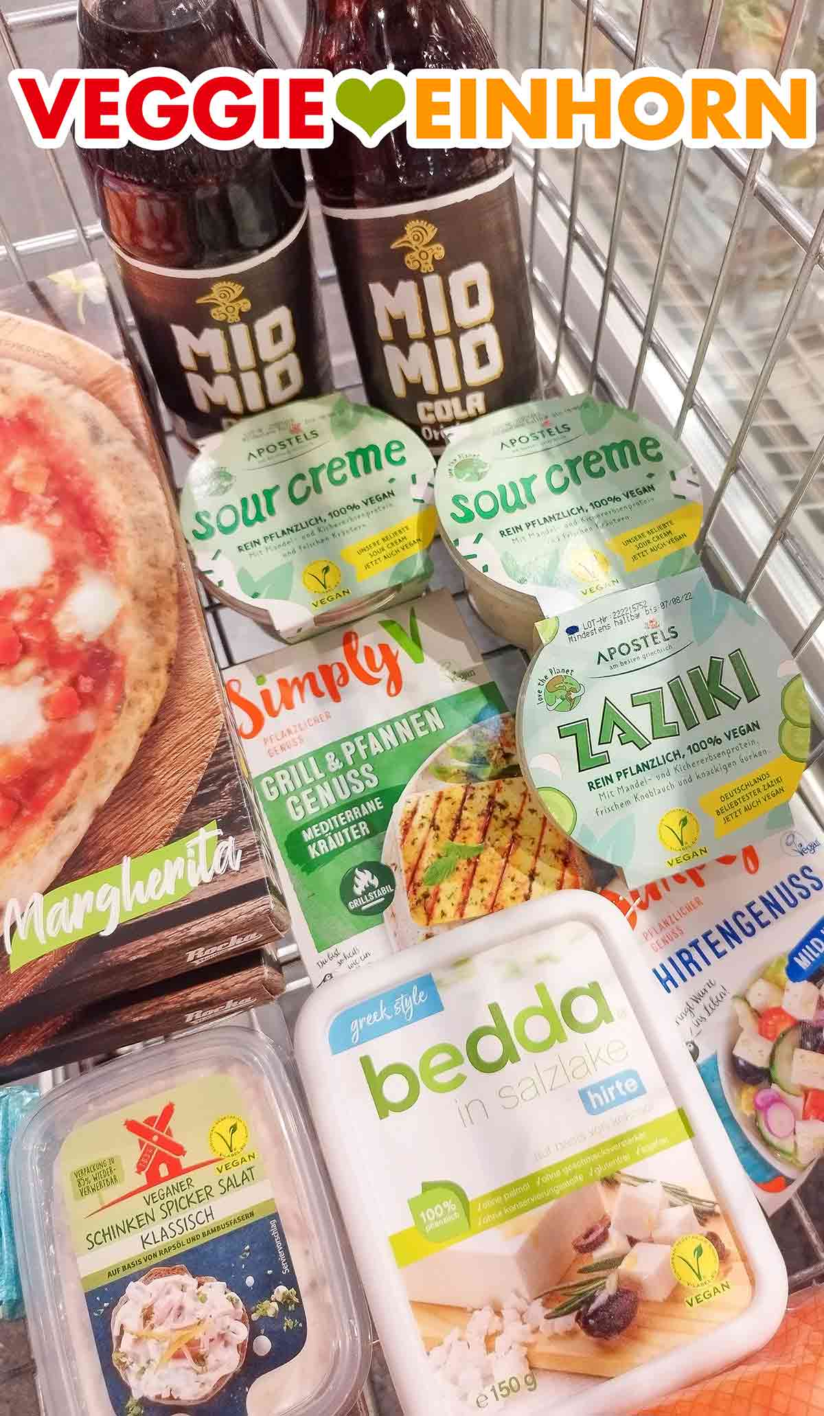 Apostels Vegane Sour Creme, Apostels Veganer Zaziki, Simply V Grillkäse. bedda Hirte, Simply V Hirtengenuss, Mio Mio Cola, Rügenwalder Veganer Schinken Spicker Salat klassisch Vegane Sour Creme. veganer Zaziki, veganer Grillkäse, veganer Feta, vegane Cola im Einkaufswagen